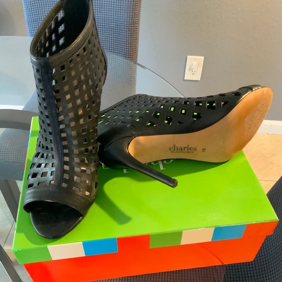 Black peep toe heels - Picture 2 of 3